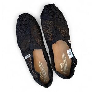 TOMS - Women's Crochet Flats - Black - Size 7 W - Classic Slip-On Style